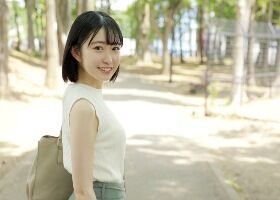 小栗みゆ