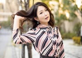 一色桃子