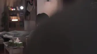 HMN-752 [中文字幕]捡到离家出走的少女，一间房合法共同生活SEX，我拒绝被她触碰，结果这个离家出走的女孩变得越来越放荡--東條なつ