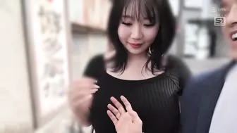 SONE-978 [中文字幕]带着胸部丰满的K罩杯妹子逛街、露出，之后进去旅馆马上插入 南羽琉