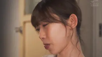 ADN-492 [中文字幕] 黒川すみれ - 每晚SEX聲音都超大的隔壁太太，趁著老公不在家，欲求不滿來誘惑我。 一整個星期滿身汗搞翻天。